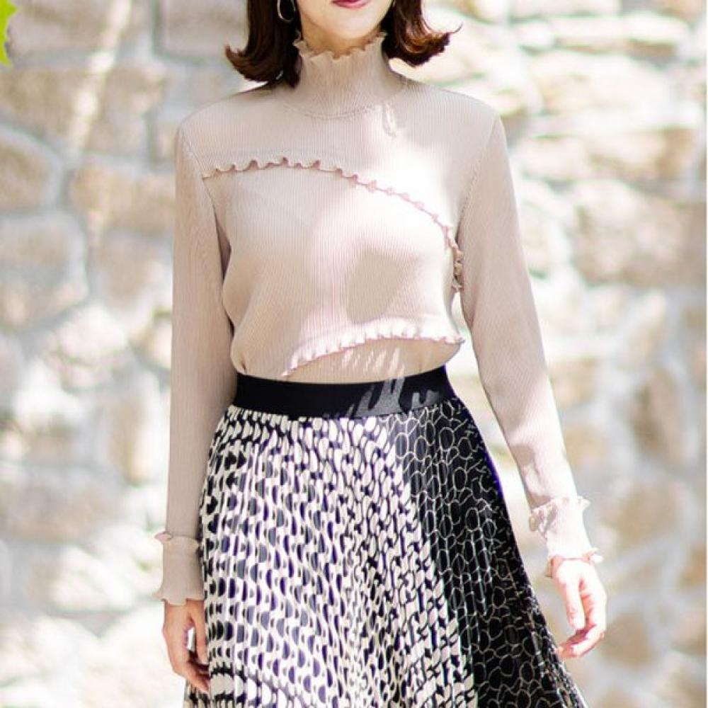 

Specchio High Neck Diagonal Frill Tee 452 183 09