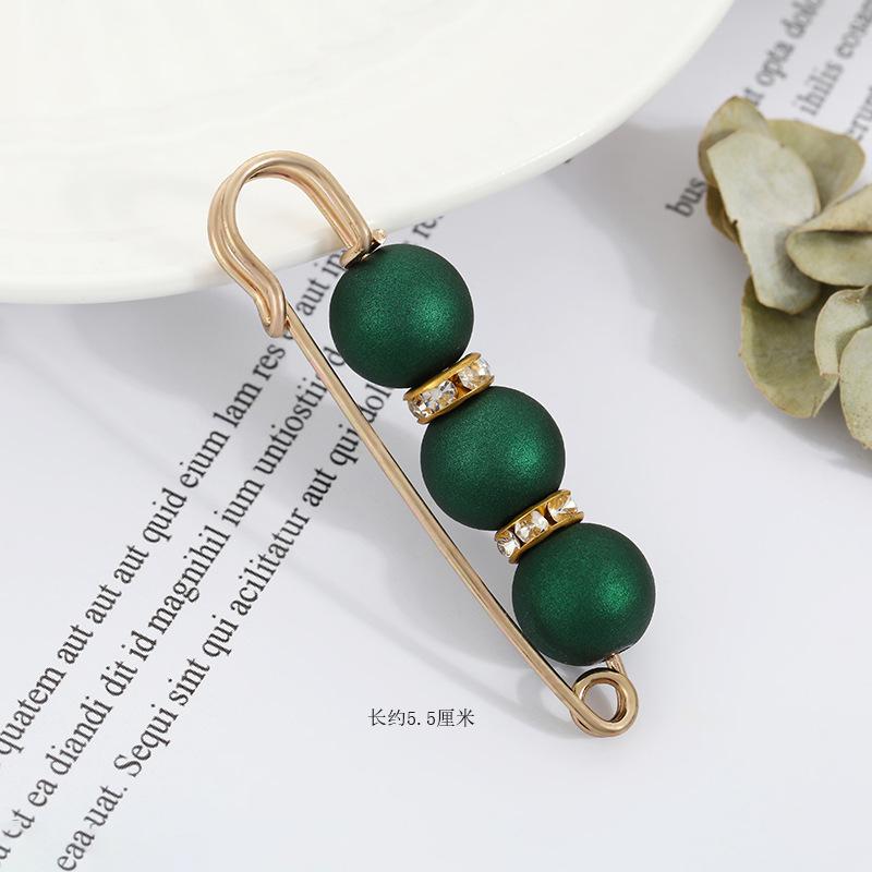 Women New Skirt Waist Artifact Waist Pin Cute Imitation Pearl Rhinestone Brooch Anti-lighting Pin Jewelry H1379
