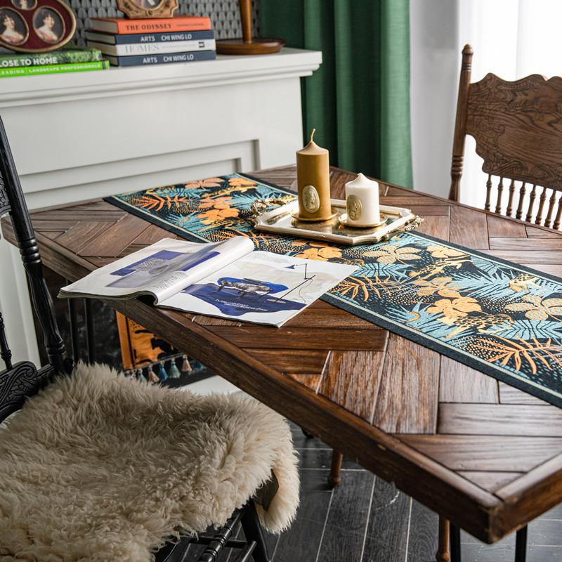 American Retro Yarn-Dyed Tropical Rainforest Jacquard Table Runner with Tassels