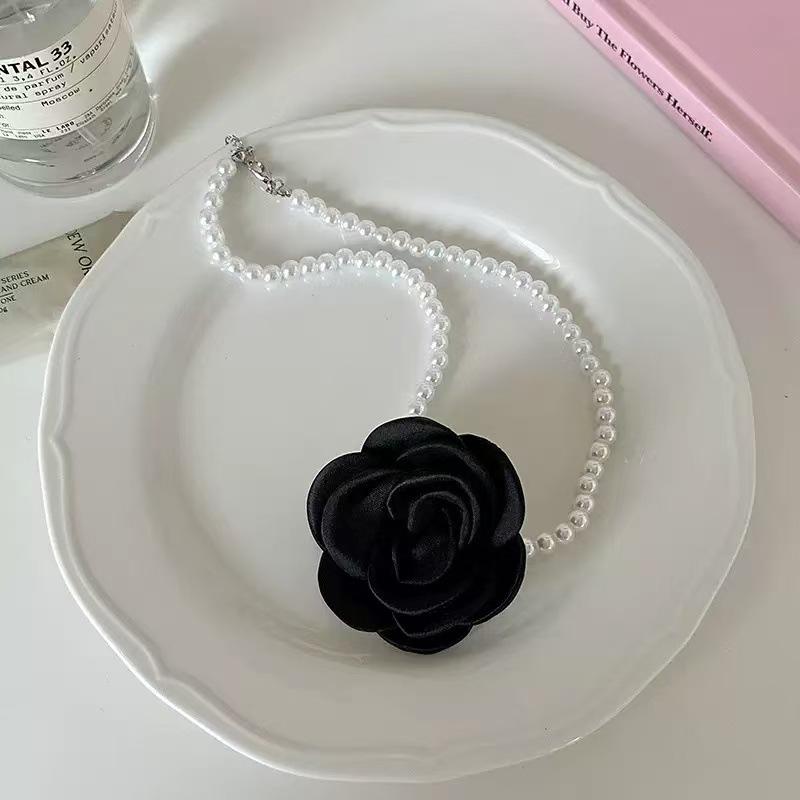 Glänzende Diamant-Schmetterling-Perlenkette: Damen Retro Würziges Mädchen Luxus Schlüsselbein Kette