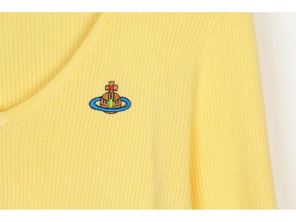Korean Style V-Neck Saturn Embroidered Slim Knit Top for Women