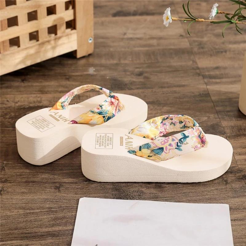 Fashion Sandals 2024 Summer New Shiny Diamond Flowers Thick Bottom Slope Heel Round Toe Clip Comfortable Flip-flops Women