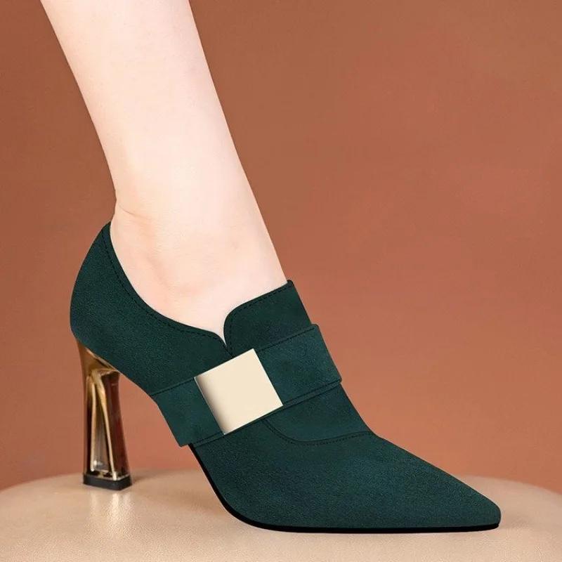 

Мода 2024 года, новые высококачественные популярные женские туфли с острым носком и ремешком на каблуке, одинарные туфли, замшевые женские ботинки без застежек, повседневные 43 зелёный