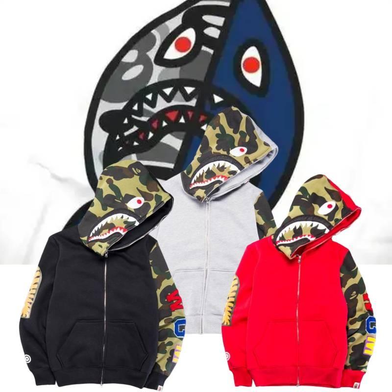 Sweat à capuche zippé tendance camouflage requin pour hommes et femmes, confectionné dans un tissu confortable en mélange de coton.