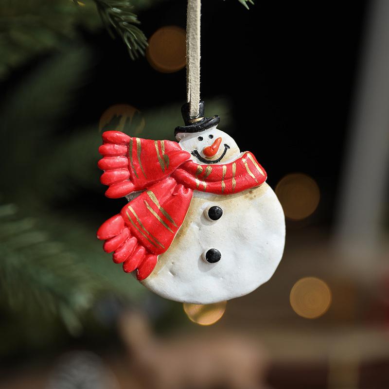 Retro Hand-Painted Resin Christmas Ornaments: Snowflake, Heart, and Star Decor.