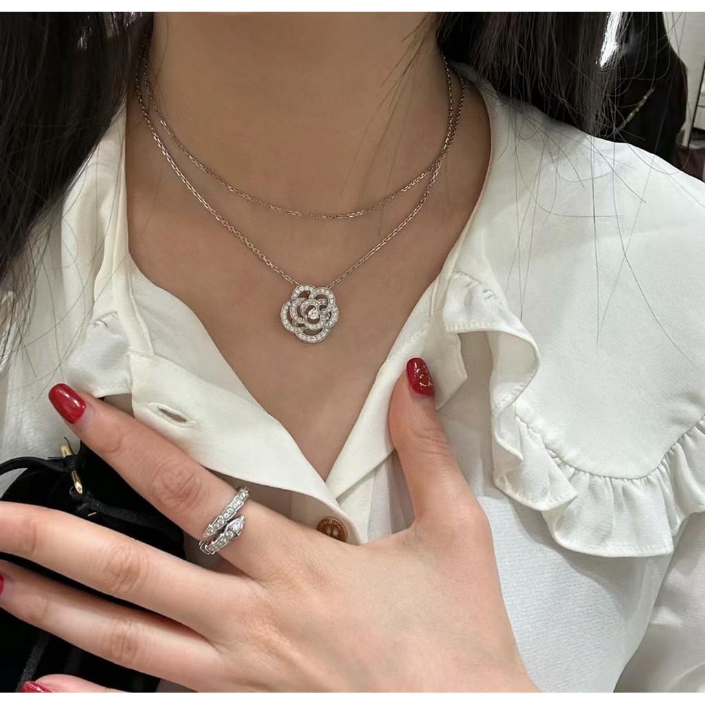 Hollow out large camellia necklace with high-end inlaid temperament and three-dimensional petal shaped electroplated thick gold