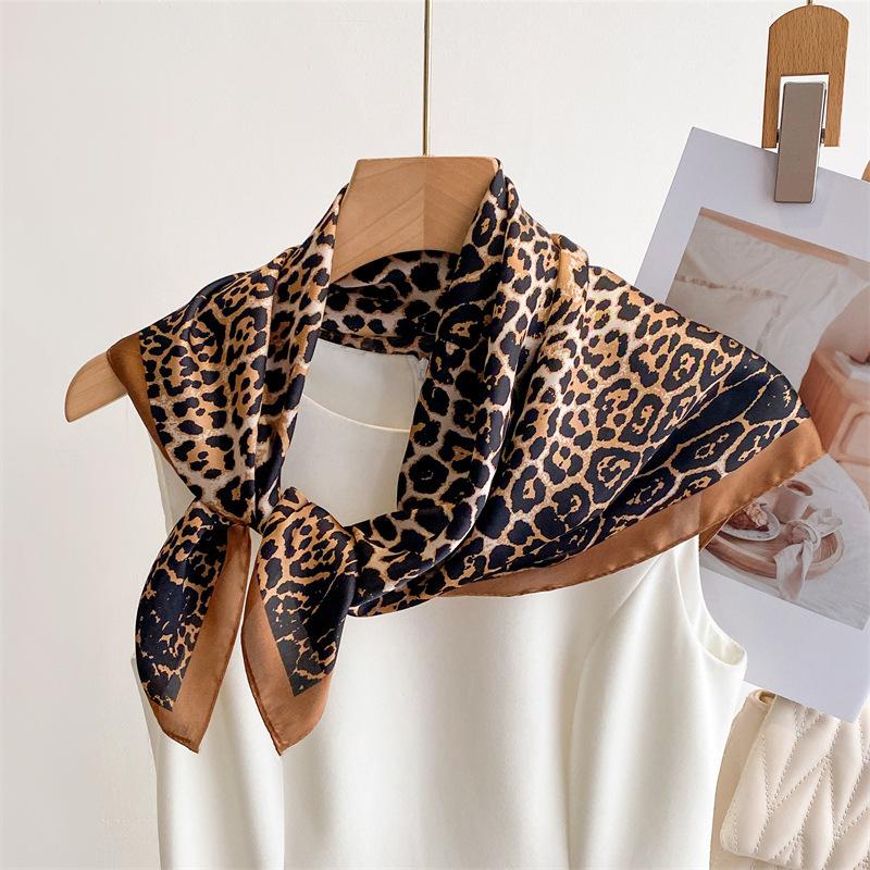 Luxury Temperament Rose Scarf, Spring and Autumn Women's Neck Protection, Scarf, Sunscreen Shawl, New Imitation Silk 71cm Square Scarf