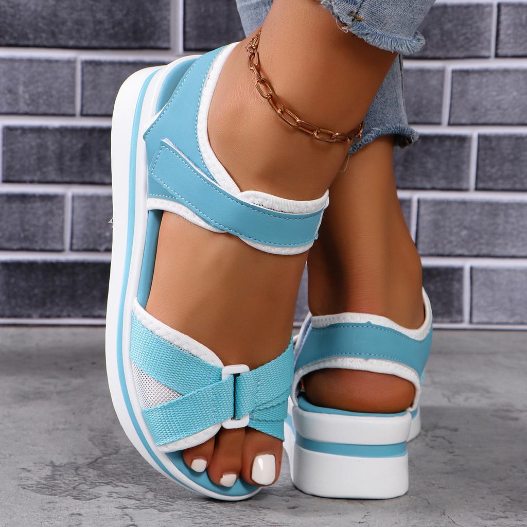 Grande taille commerce extérieur nouvelles sandales femmes européennes et américaines grande taille semelle épaisse couleur assortie semelle plate Velcro quotidien décontracté sandales de plage