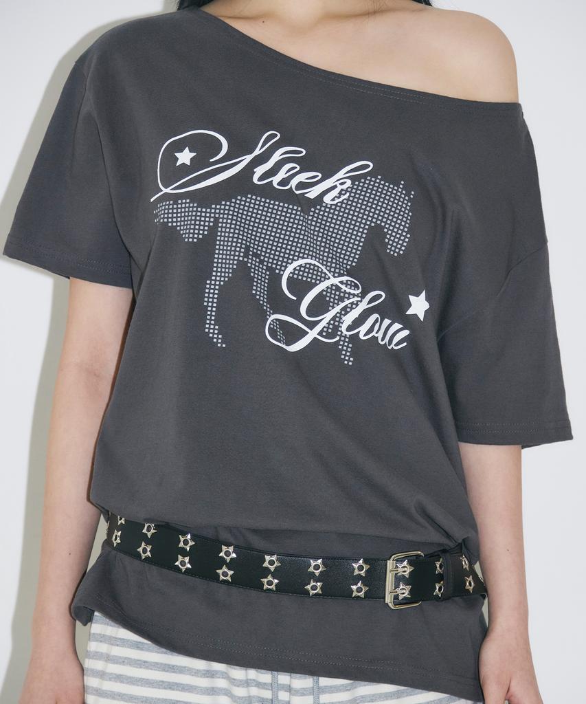 Seulliggeullou Horse One-Shoulder T-Shirt [Charcoal]