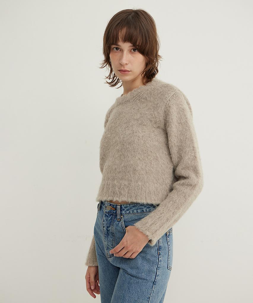 STEP AROUND Brushed Crop Round Knit_Sandstone