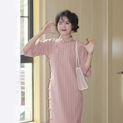 Retro-inspiriertes chinesisches Cheongsam mit weiten Ärmeln - Herbst-Schülerausgabe