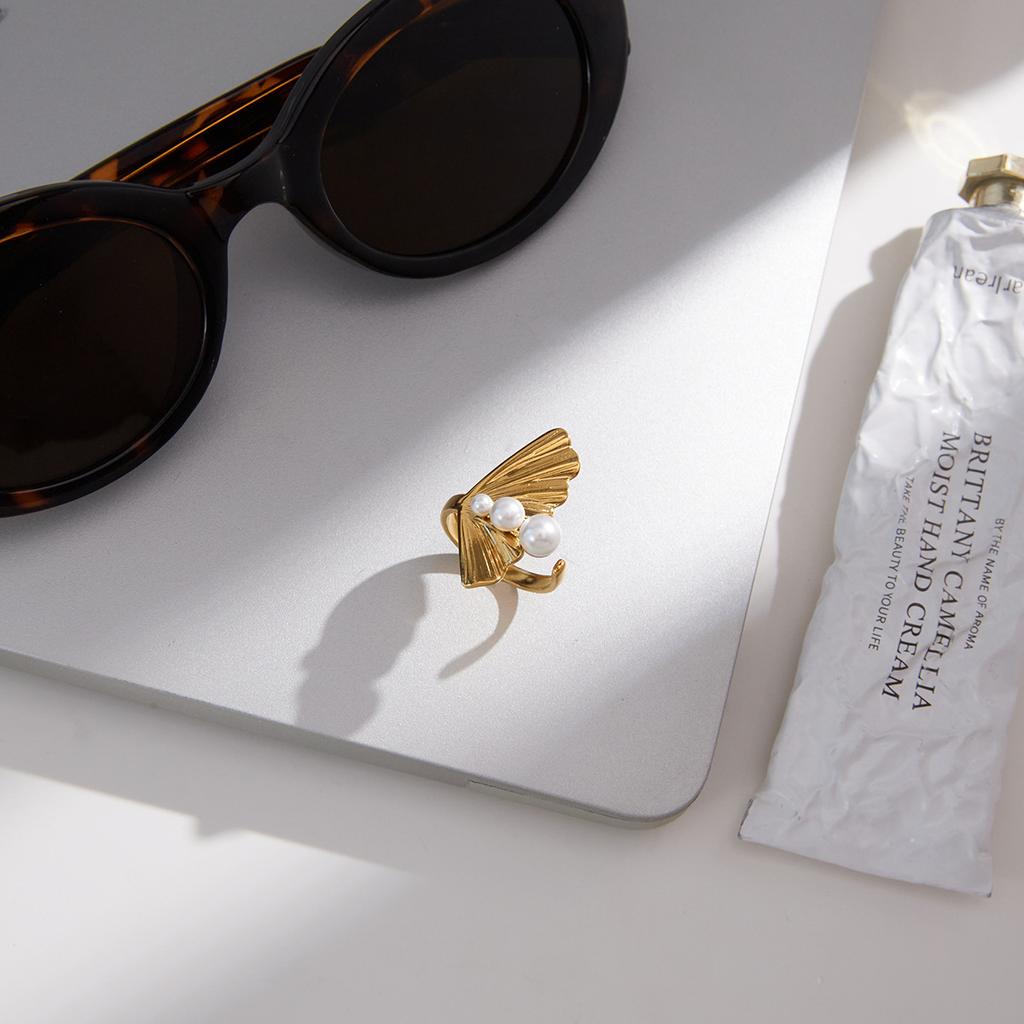 European and American titanium steel pearl ring niche non-fading ring 18k gold stainless steel