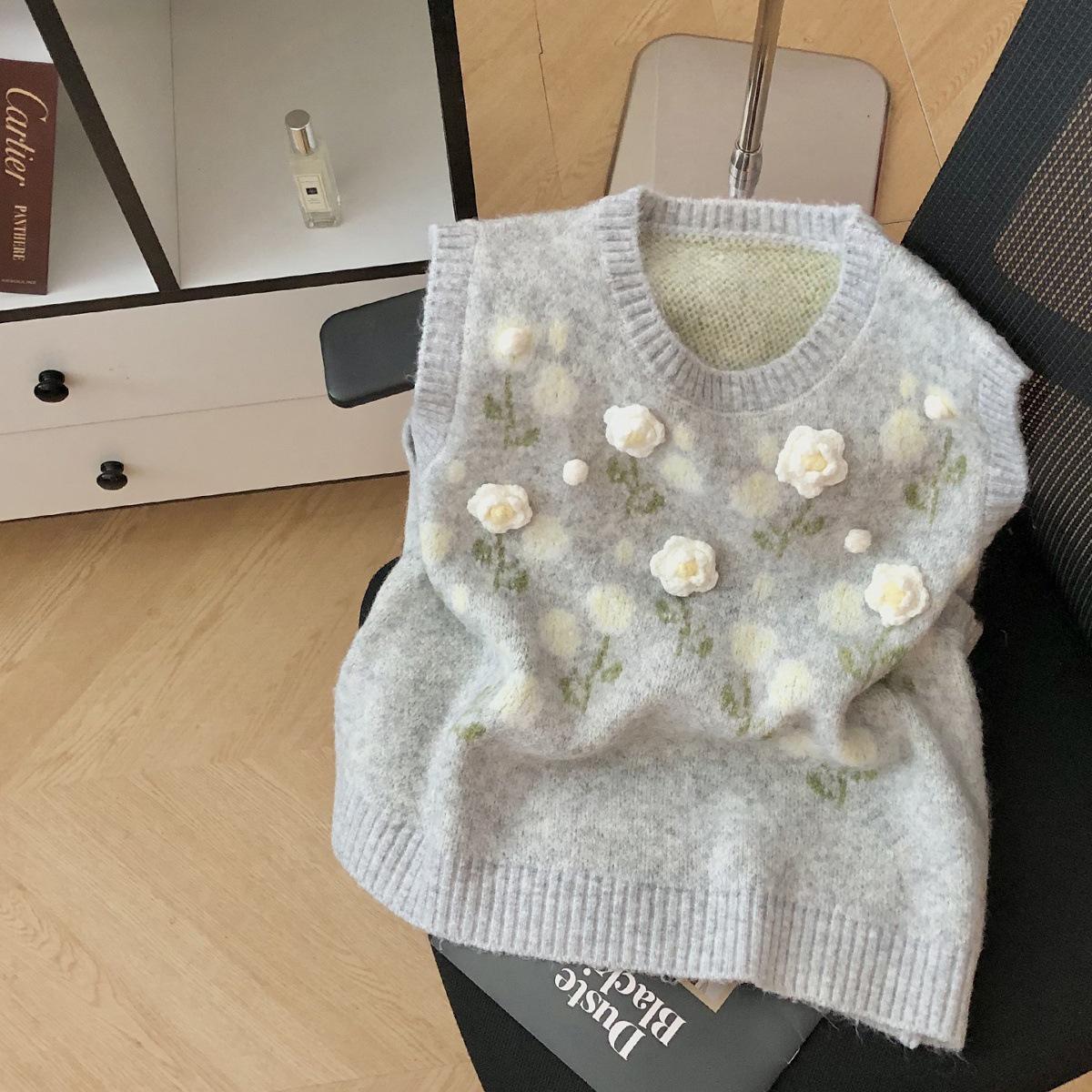 

Korean 3D Floral Knit Cardigan Vest for Women - Loose, Stylish Layered Top S світло-сірий колір