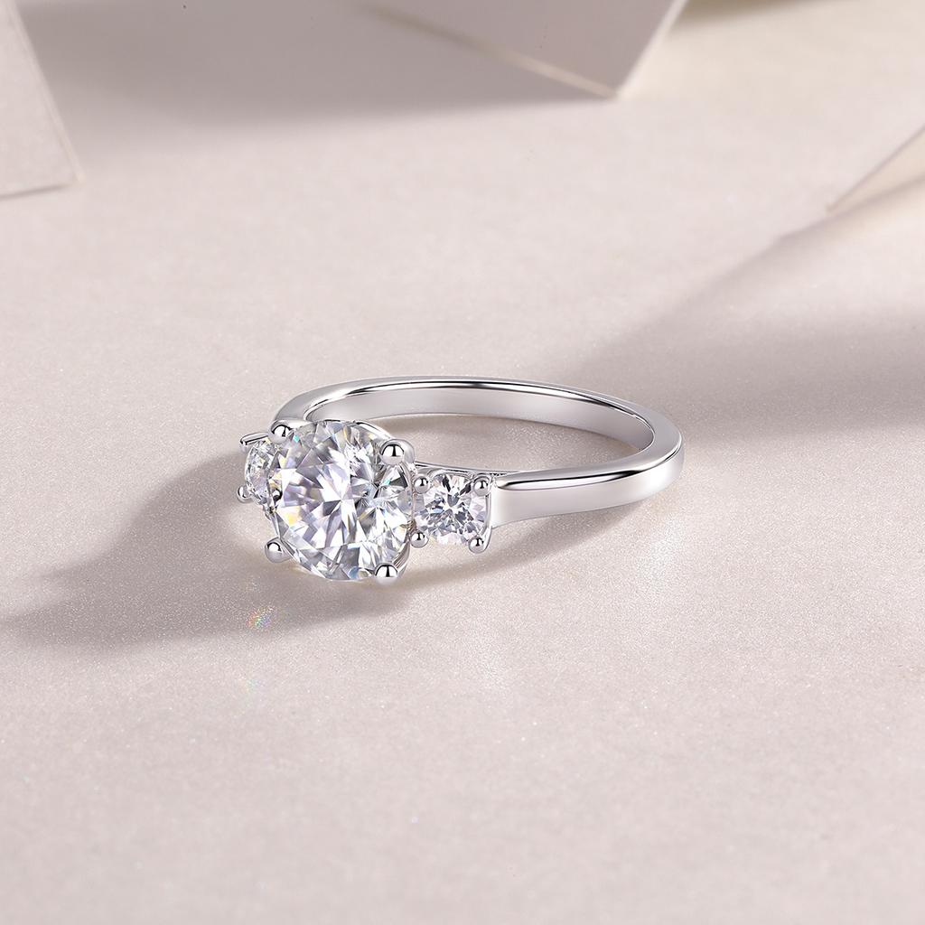 S925 Silver Ring 2 Carat Moissanite Closed Ring