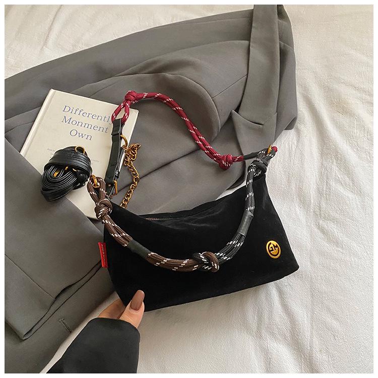 

2025 Winter Women s Multi-Purpose Crossbody and Shoulder Bag with Spliced Rope Design. 23 x 9.5 x 14 cm чёрный