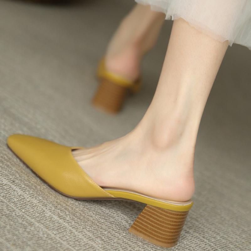 2025 New Retro Thick Heel Half Slippers Women's Versatile Square Head Cool Slippers Women's Outer Wear Summer New Models