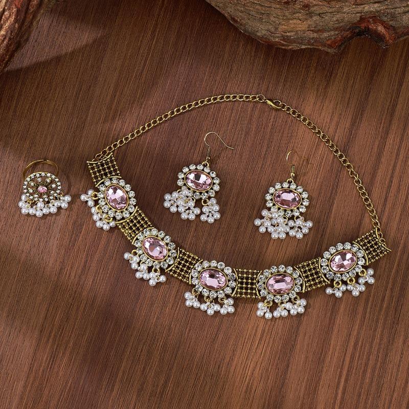 Retro Ohrringe im Hofstil Ringe Halsketten Hochwertiger Diamantbesetzter Quastenschmuck