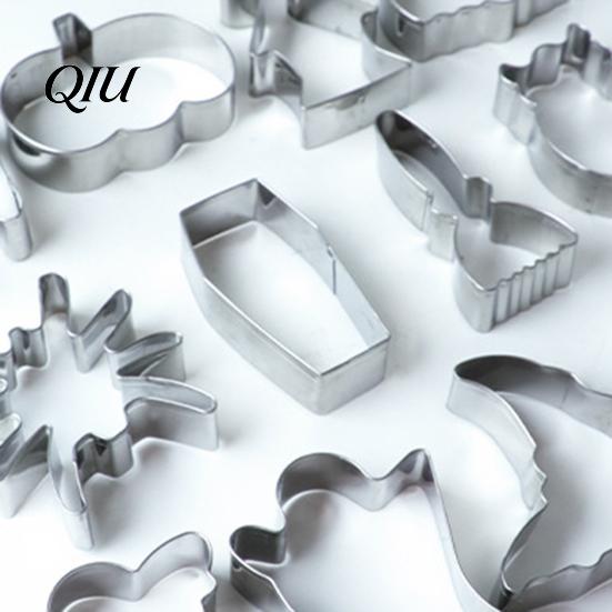 Halloween Baking Molds 12Pcs Cookie Cutter Set, Stainless Steel Biscuit Molds, DIY Pumpkin Spider Web Ghost Black Cat Bat Tool for Party,