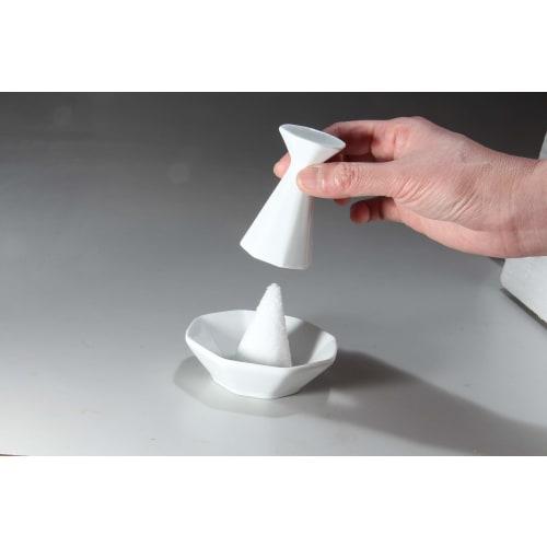 This octagonal salt set is easy to hold and serve. It includes five plates and one octagonal salt pyramid, bringing good fortune. Unlike unglazed porc