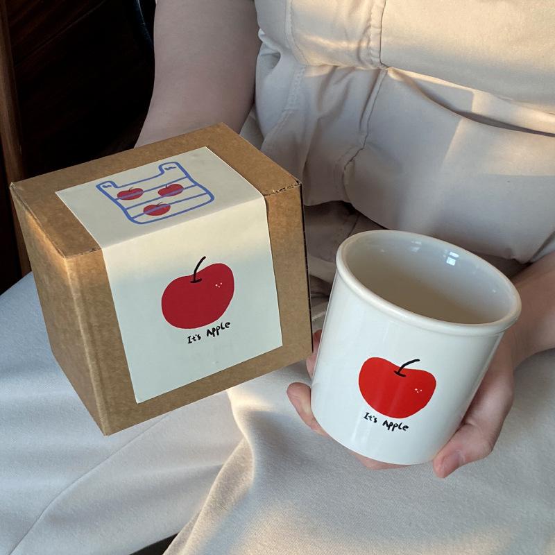 

Niche Homemade Red Apple Coffee Cup, Simple Hand-Painted Ceramic Flip Water Cup Couple Gift 350Ml 350ml