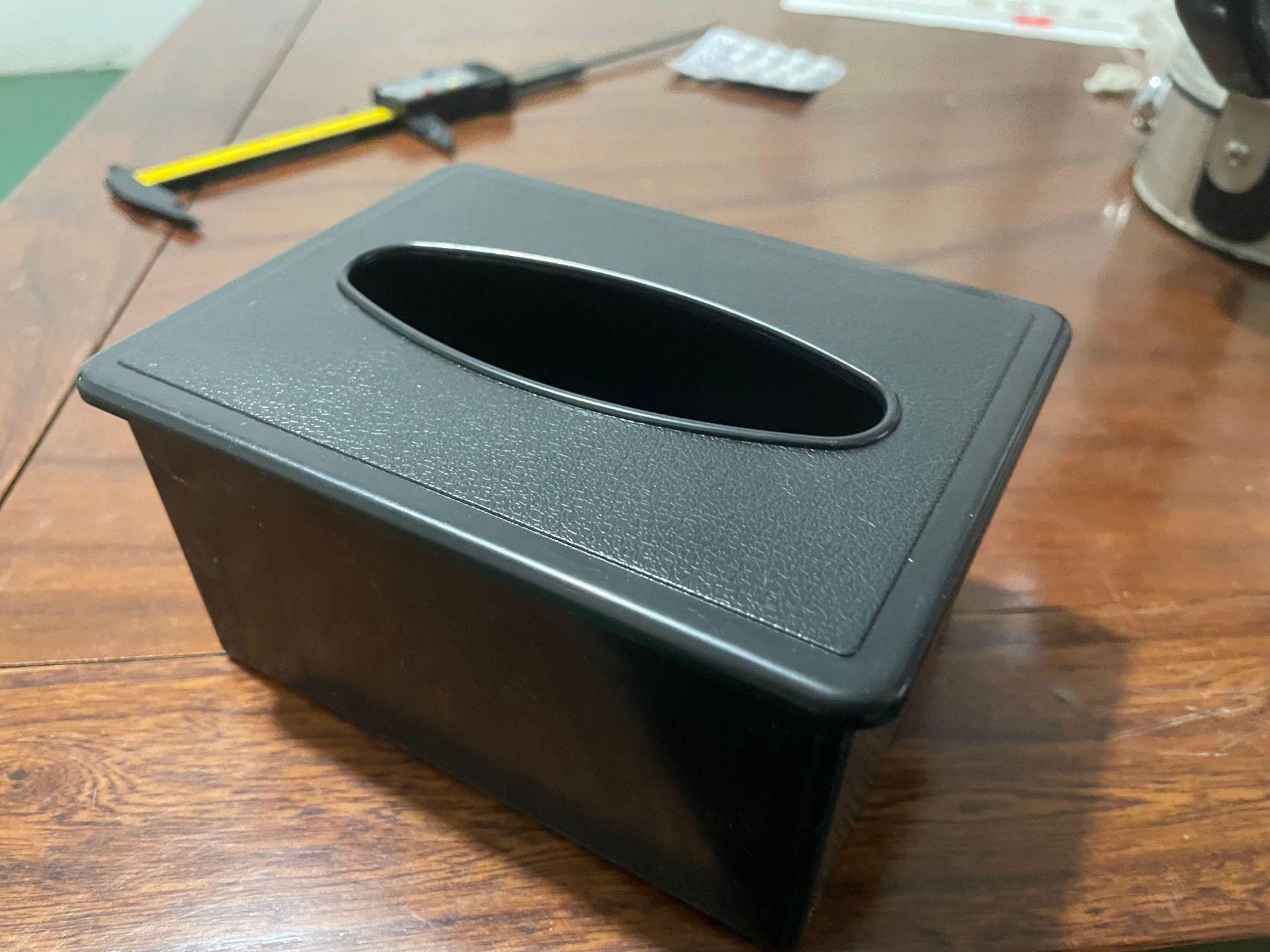 

ABS Tissue Box with Wood-Style Armrest Design for Hotel Guest Rooms - Black