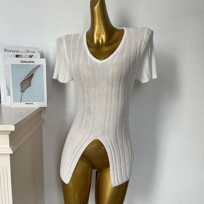 

Лето 2024 Новое поступление Тонкий Ажурный Силуэтный Нишевый Стиль Классный Стильный Трикотаж с Коротким Рукавом Топы с Разрезом Женские White good quality [Export cut]] S