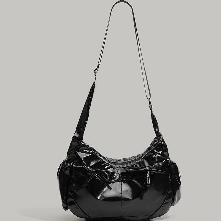 

2025 New Dumpling Bag Large Capacity Commuter Texture Single Shoulder Crossbody Bag Fashion Versatile Sweet Cool Spicy Girl Tote Bag чёрный