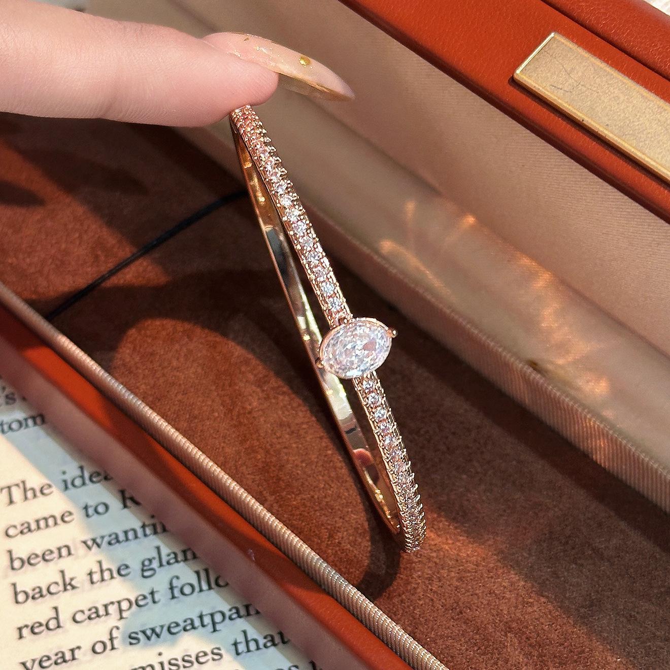 Heavy Industry Galaxy Bright Full of Diamonds Zircon Bracelet Explosive Design Sense Personality Bracelet Fashion and Beauty