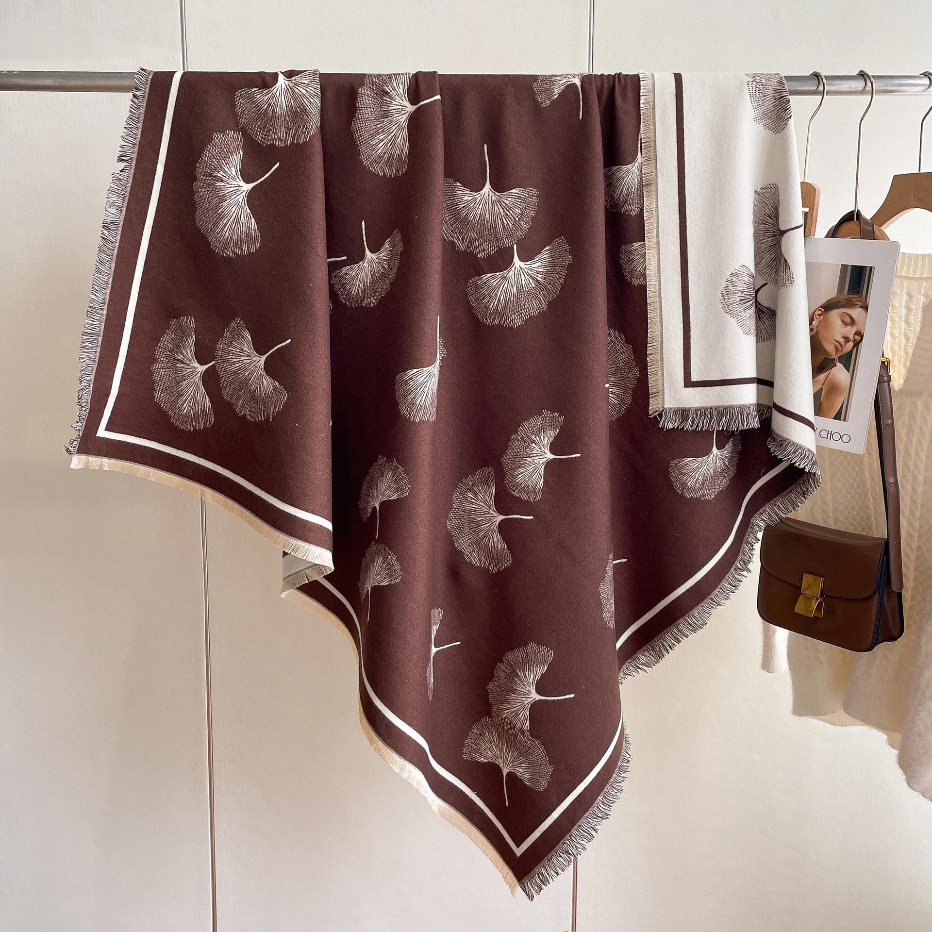 

Утолщенный большой шарф женский универсальный шарф с гинкго билоба студенческий теплый из имитации кашемира однотонный и элегантный платок 130*130cm