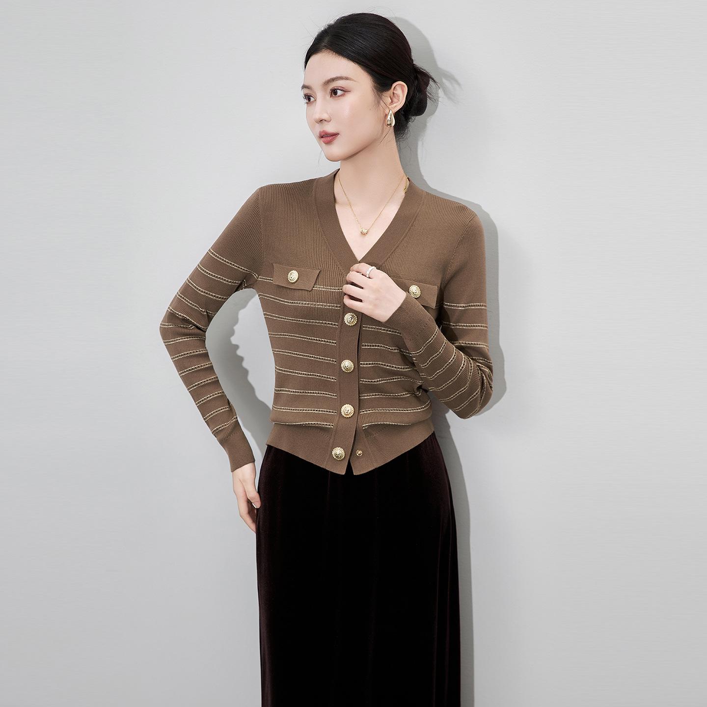 

Кардиган жіночий South Oil High Craft у смужку з золотою ниткою - Маленький ароматний вітер Ажурний светр з бісерним декором One Size кавовий