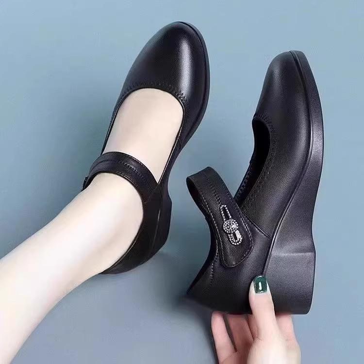 Fashion Shoes 2025 Spring and Summer New Soft Leather Comfortable Middle-aged Mother Shoes Round Head Versatile Wedge Heel Non-slip Single Shoes Women