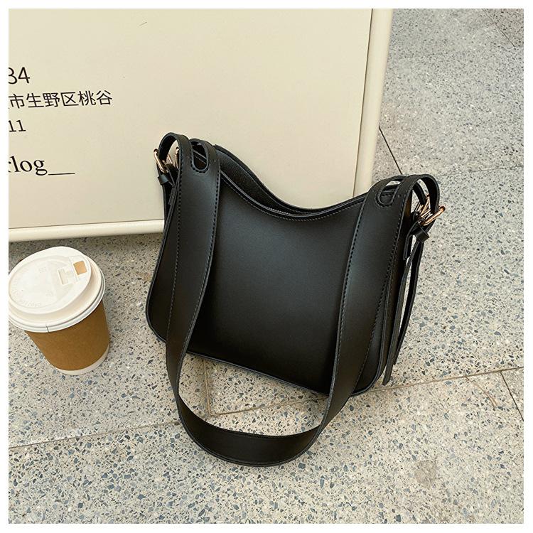 Simple bag women's 2025 new fashion shoulder bag texture tote bag retro messenger women's bag underarm bag