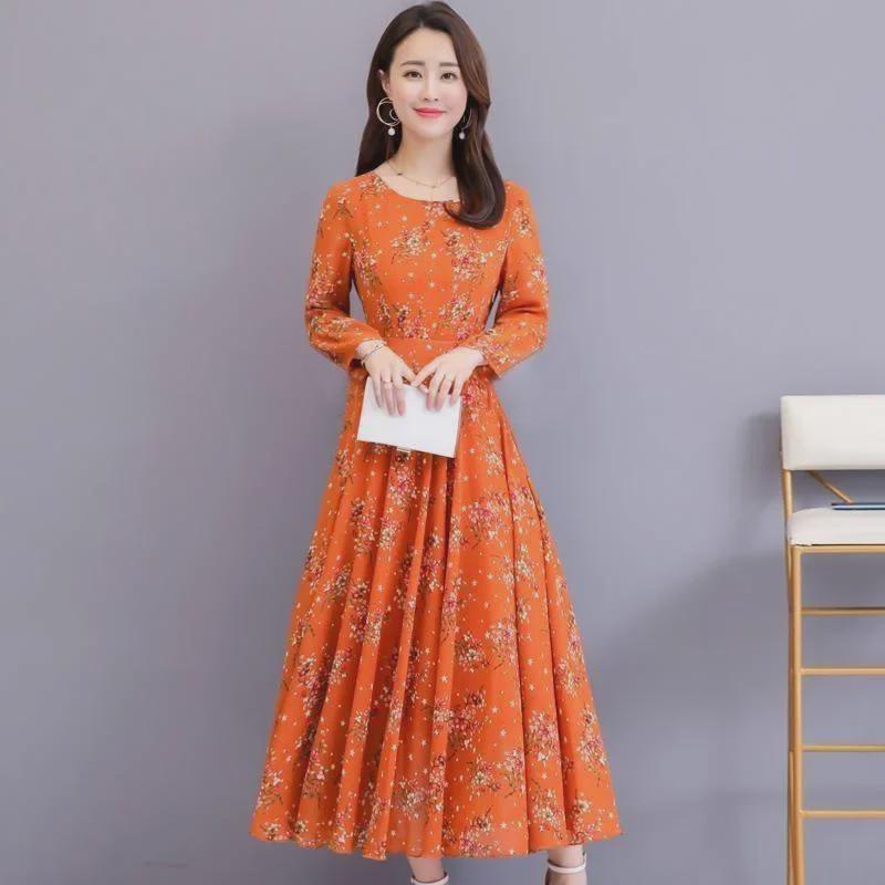 Korean Style Long-Sleeve Knee-Length Spring Dress, Round Neck Beach Dress for Autumn and Winter