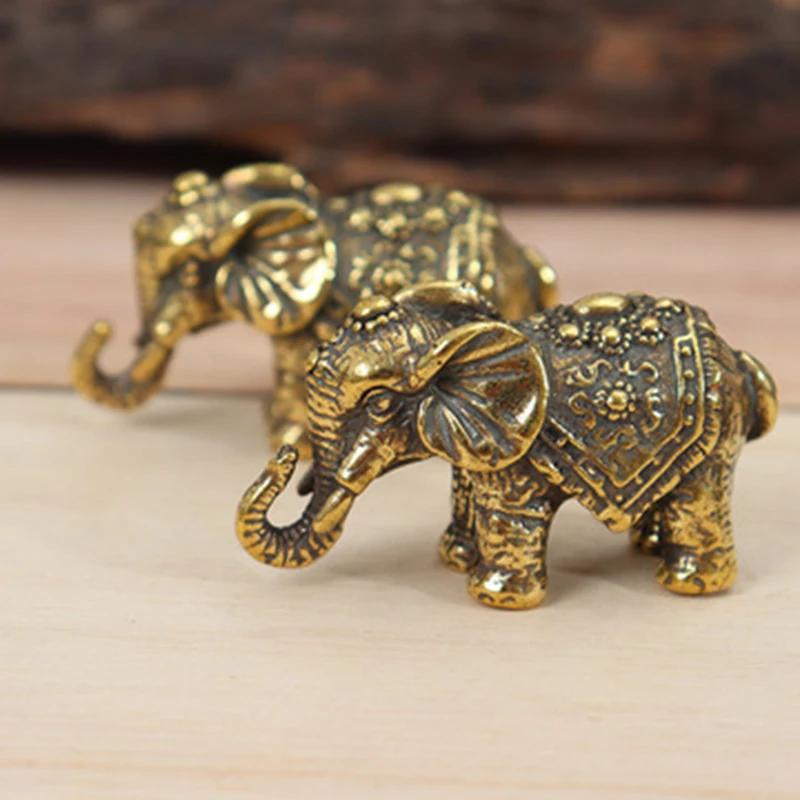 Elefante portafortuna in rame Piccoli ornamenti Elefanti benedizione in ottone Figurina in miniatura Statua di animale in bronzo antico Decorazione artigianale
