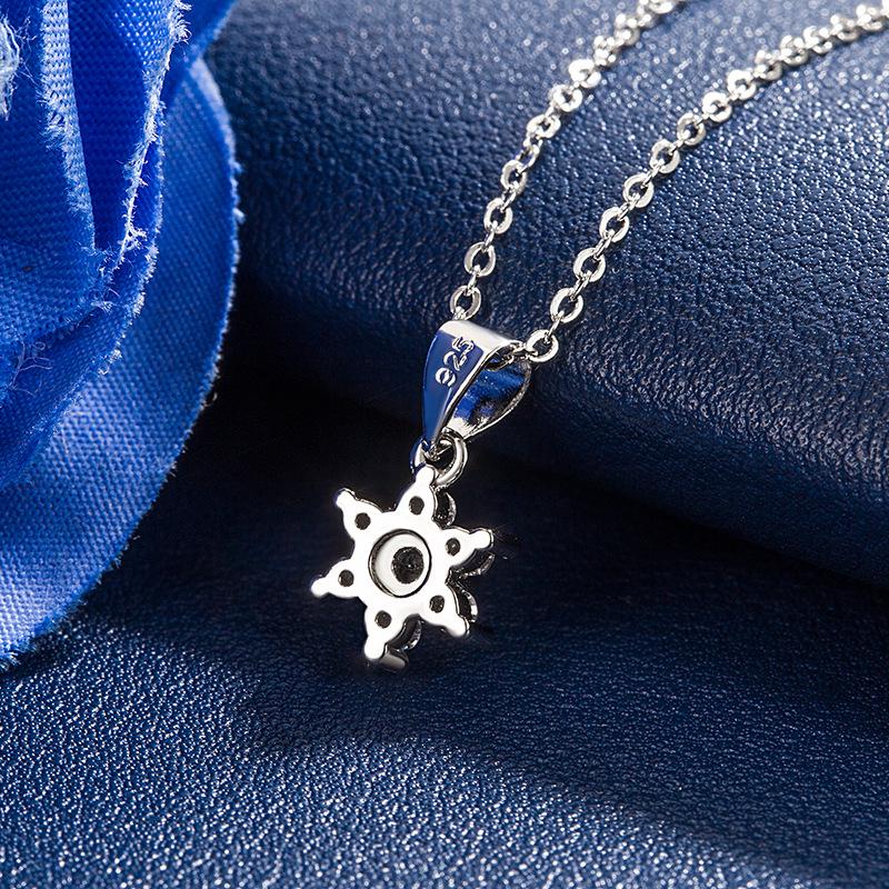 Damen Schneeflocken Zirkon Halskette - Hypoallergen, Nicht verblassender kurzer Schlüsselbeinanhänger