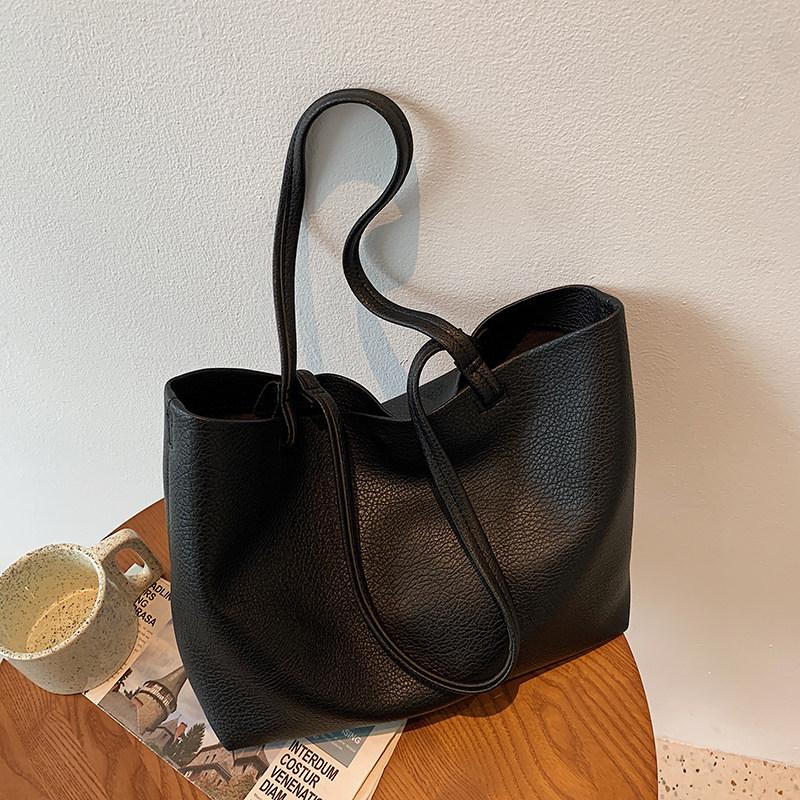 Soft Leather Tote Bag for Women 2026 New Large Capacity Casual Shoulder Handbags Solid Color Versatile Commuter Work Bags