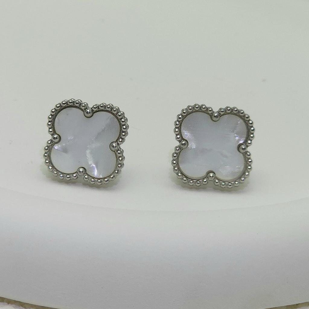 High Quality Titanium Steel Natural Mother-of-pearl Four-leaf Clover Earrings for Women 18K Fashion Premium Earrings