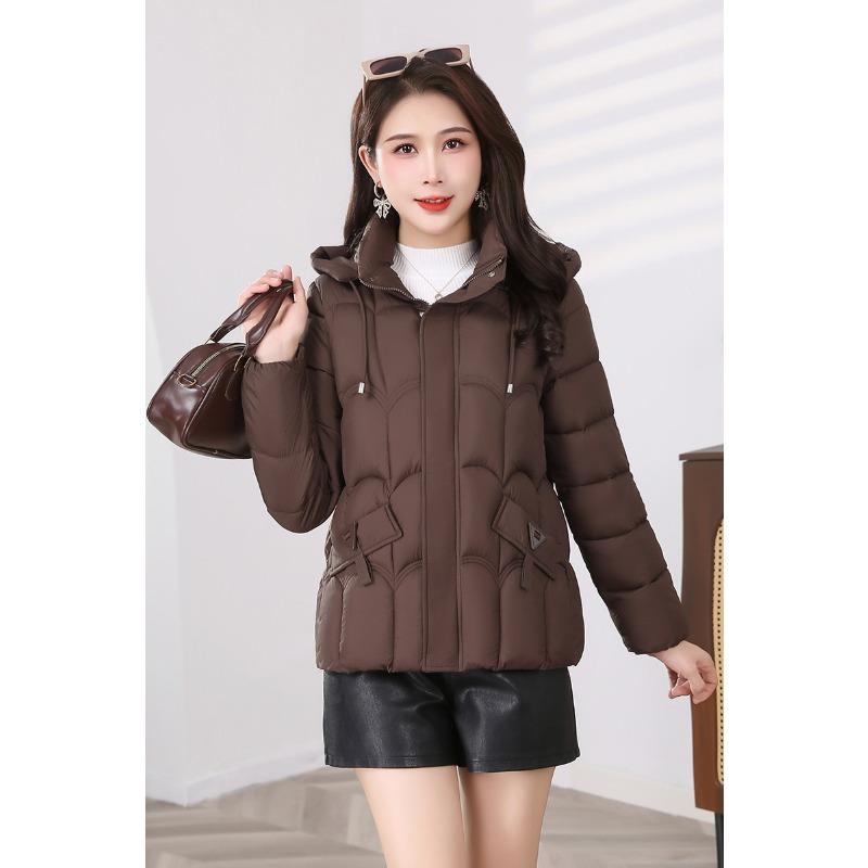 

Женская короткая одежда с хлопковым наполнителем, новая модная повседневная одежда с хлопковым наполнителем, ощущение высокого класса, куртка большого размера с тонким хлопковым наполнителем. 5XL темно-коричневого