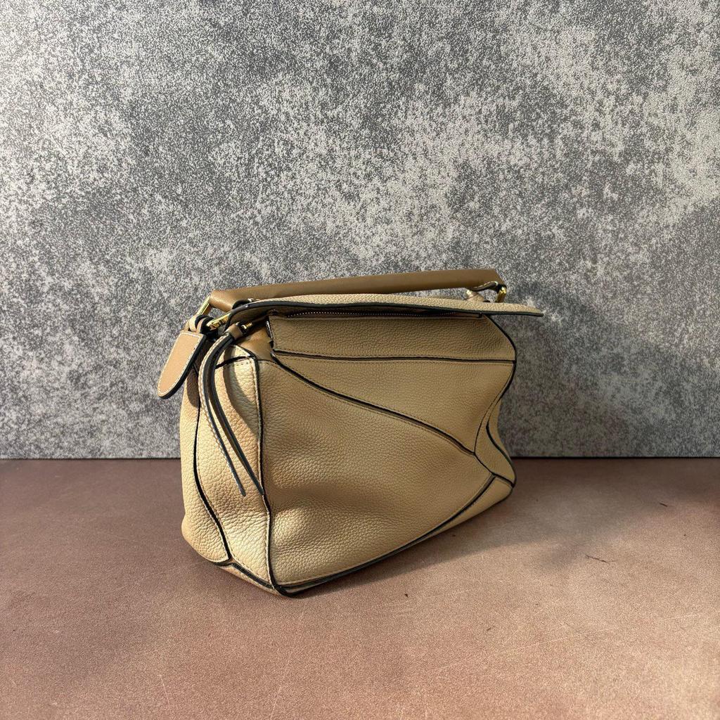 [Pre-Owned] Puzzle Logo Embossed Patchwork Design Leather Geometric Tote Shoulder Crossbody Bag Small - Excellent #1JLMXTE