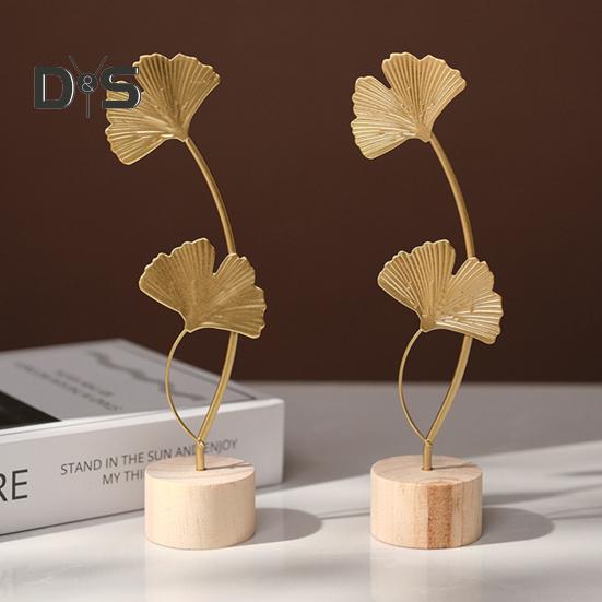 Goldene Ginkgoblatt-Dekoration mit Holzsockel, Metallfederblätter, Schneeflockenfigur, Statue, Skulptur, Home-Office, Wohnzimmer, Schreibtisch-Ornament