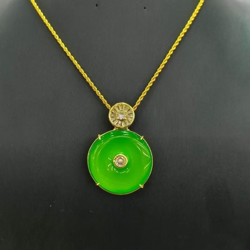 Pendant Inlaid with Buddha's Branches and Jade Leaves, Fashionable and Light Luxury Leaf Necklace