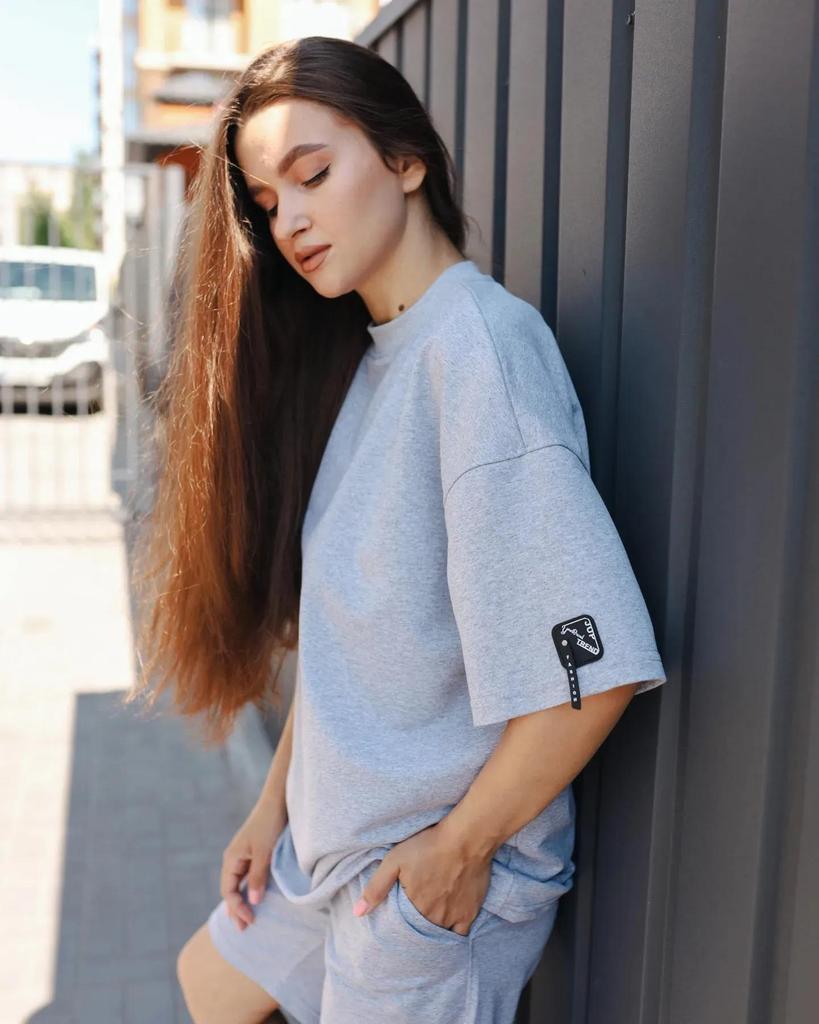 Stylish Women’s Set – Oversized Tee with Drop Shoulders & Bermuda Shorts, Summer, 8400-057 HC