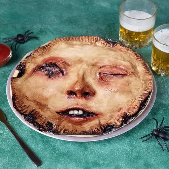 

9-Inch Halloween People Pot Pie Realistic Reusable Haunted House Holiday Party Dinner Plate Latex Horror Face Pancake Decoration A