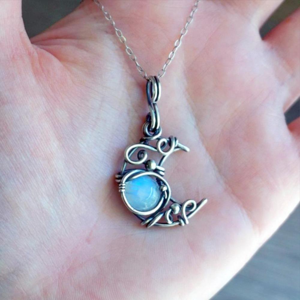 Star and Moon Geometric Pendant Daily and Party Occasions Elegant Vintage Style Necklace with  All-Season Accessory