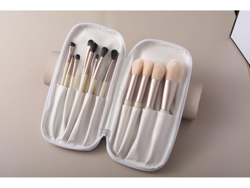 12dílná krémová Morandi sada štětců s měkkými štětinami: Štětce na oční stíny, pudr a tvářenku