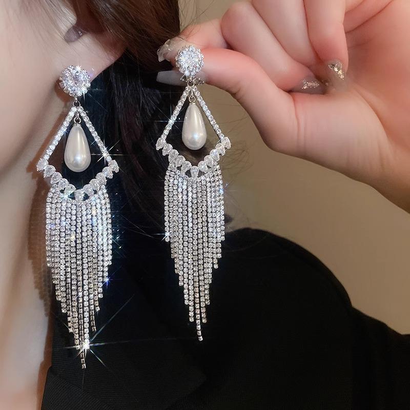 

Шикарные европейские и американские серьги с кисточками - Звездный стиль, Высококлассный и Драматичный дизайн