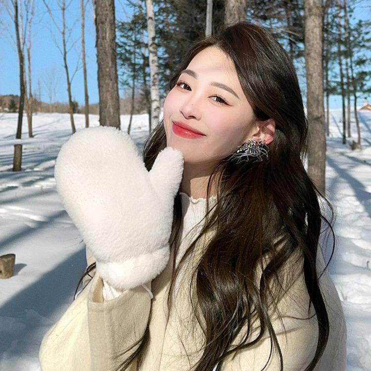 Plus Velvet Thickened Warm Cotton Gloves for Girls - Cold-Proof Cycling, Solid Color, Winter Plush