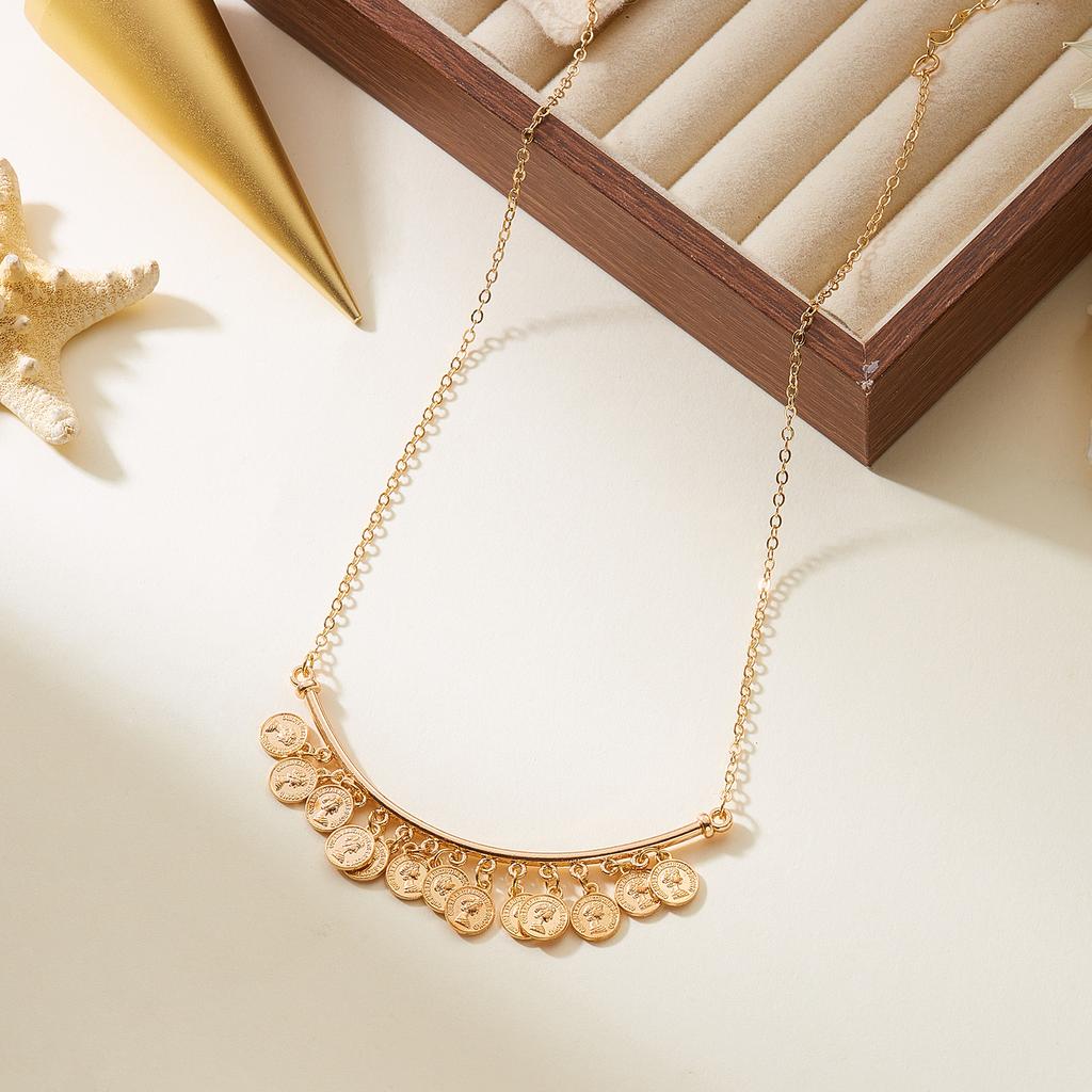 Vintage Portrait Queen Coin Pendant Necklaces for Women Girl Fashion Multi Layer Link Chain Necklaces Friendship Jewelry Gifts