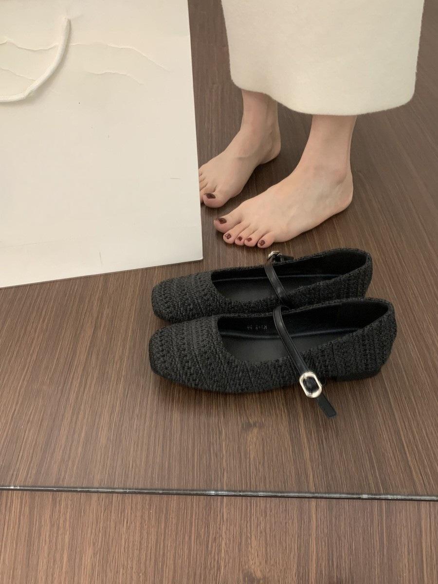 

Late evening wind woven square head flat-soled single shoes women s shoes 2025 new retro one-word buckle Mary Jane ballet shoes 35 чёрный