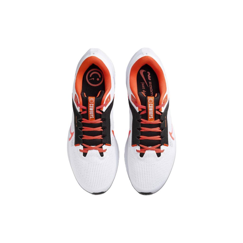 Nike Zapatillas Air Zoom Pegasus 40 Oklahoma State para hombre, color blanco, negro y naranja brillante DZ5973-100